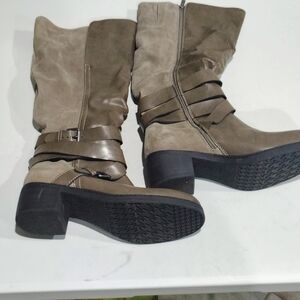 Limelight Women's Stylish  Gray Knee-High Block Heel Boots Size 11